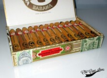 Full box of Maria Guerrero Favoritas en Cedro - Old cigar items Maria Guerrero Favoritas en Cedro - 1968